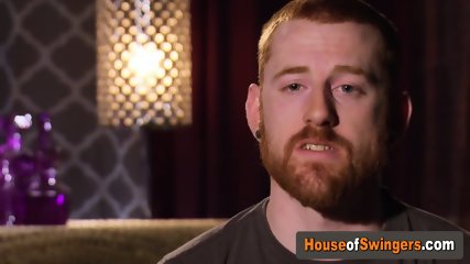 Ginger Wife Meets Horny Guy Who Fingers Her Cunt In The Living Room free video